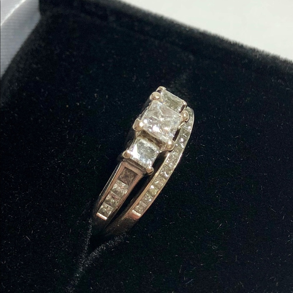 14KWhiteGold Diamond Engagement Ring & WedBand Set